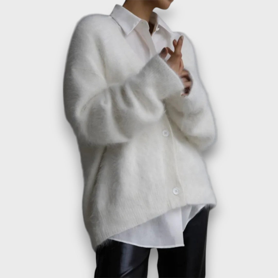 Natalia – Miękki Kardigan o Klasycznym Kroju